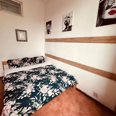 Centrum,brignole Station Apartment *