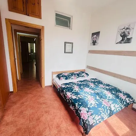 Entire Very Cozy Apartment,Centrum Genoa