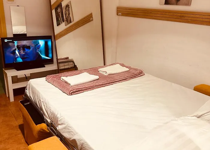 Apartment Entire Very Cozy Apartment,centrum